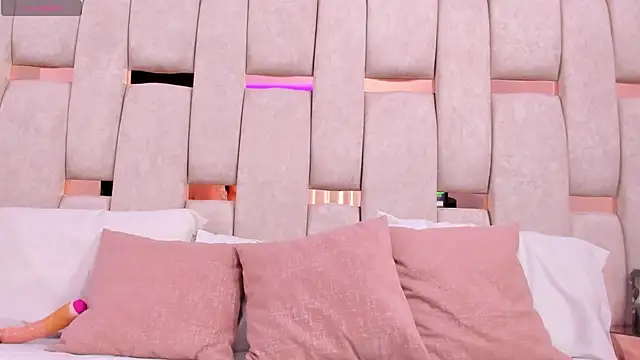 tamhy ferrara online show from February 21, 1:11 am