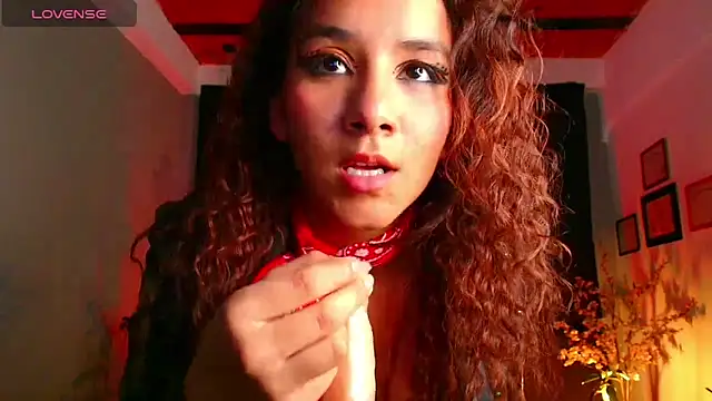Snapshot of PoisonIvy15_ chatting on February 1, 2:37 am PoisonIvy15  online show from February 1, 2:37 am