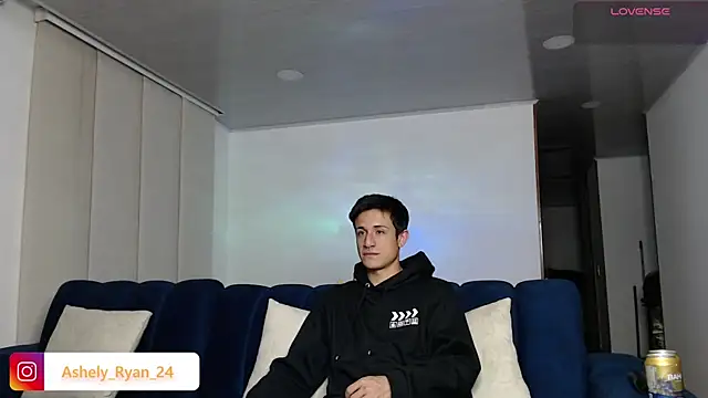 Snapshot of ashely_ryan24 chatting on January 27, 2:10 am ashely ryan24 online show from January 27, 2:10 am