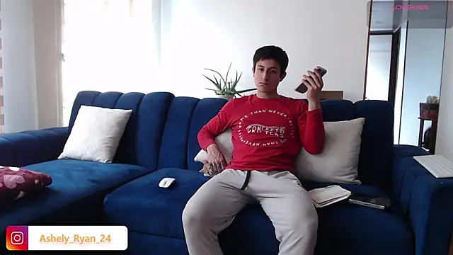 Snapshot of ashely_ryan24 chatting on February 16, 9:38 pm ashely ryan24 online show from February 16, 9:38 pm