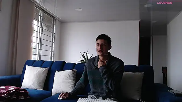 Snapshot of ashely_ryan24 chatting on March 11, 12:50 pm ashely ryan24 online show from March 11, 12:50 pm