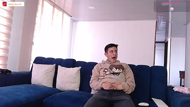 Snapshot of ashely_ryan24 chatting on March 12, 9:03 pm ashely ryan24 online show from March 12, 9:03 pm