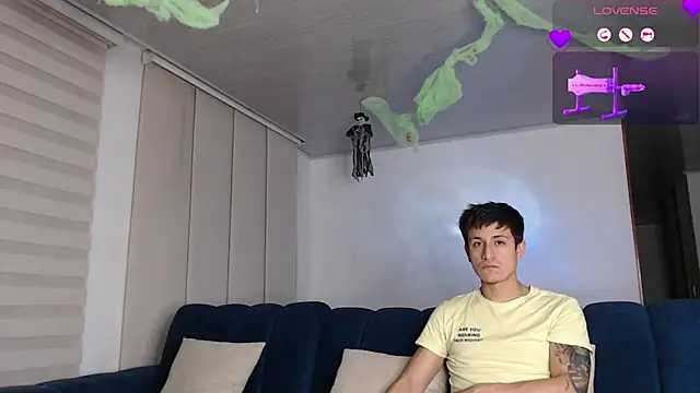 Snapshot of ashely_ryan24 chatting on October 4, 11:58 pm ashely ryan24 online show from October 4, 11:58 pm