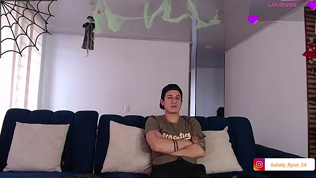 Snapshot of ashely_ryan24 chatting on October 14, 7:25 pm ashely ryan24 online show from October 14, 7:25 pm