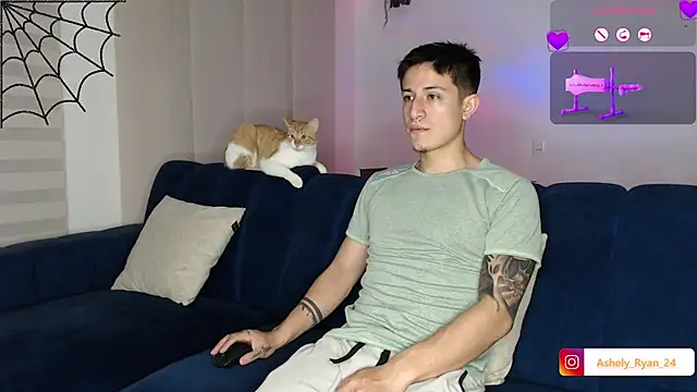 Snapshot of ashely_ryan24 chatting on October 28, 2:15 am ashely ryan24 online show from October 28, 2:15 am