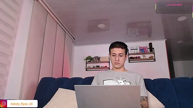 ashely ryan24 online show from July 23, 12:13 am