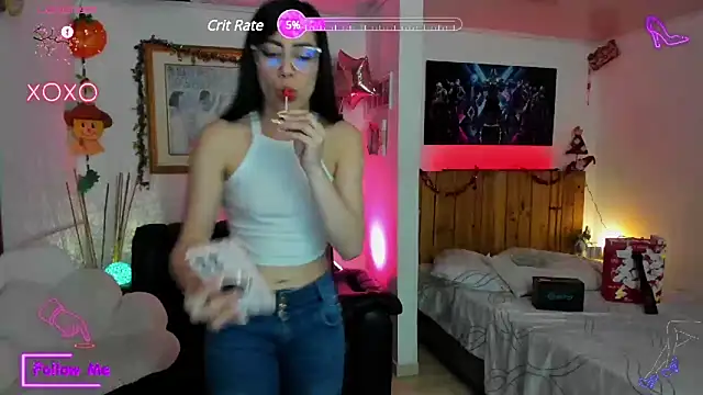 LauGrayJ online show from February 19, 8:01 am