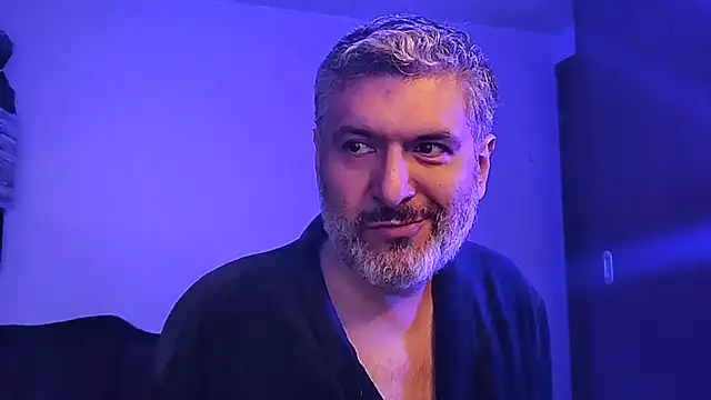 Snapshot of BushBator chatting on November 15, 7:49 am BushBator online show from November 15, 7:49 am