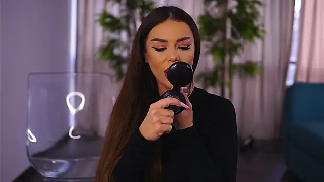 MissKiarra online show from January 10, 7:04 am