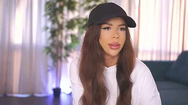 MissKiarra online show from January 14, 6:56 am