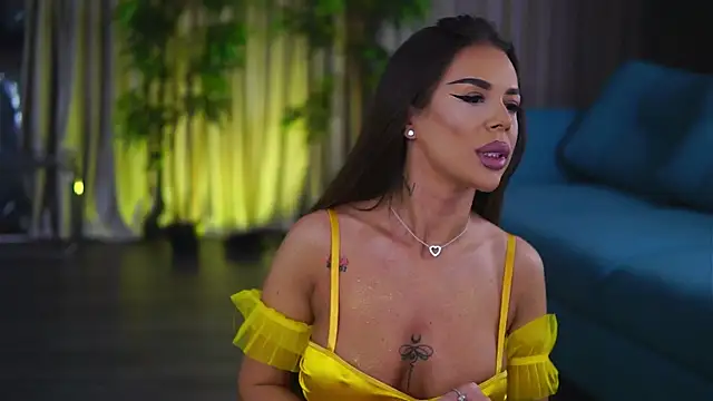 MissKiarra online show from March 1, 4:47 am