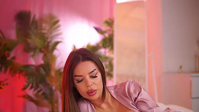 MissKiarra online show from January 15, 8:30 am