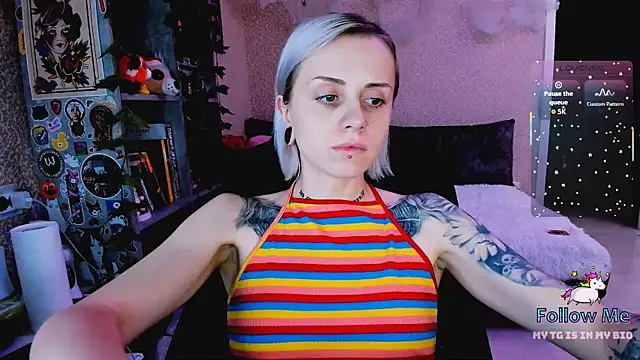 NaniMoore online show from November 22, 9:14 pm