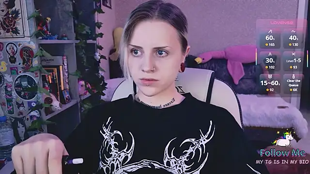 NaniMoore online show from March 14, 8:03 pm