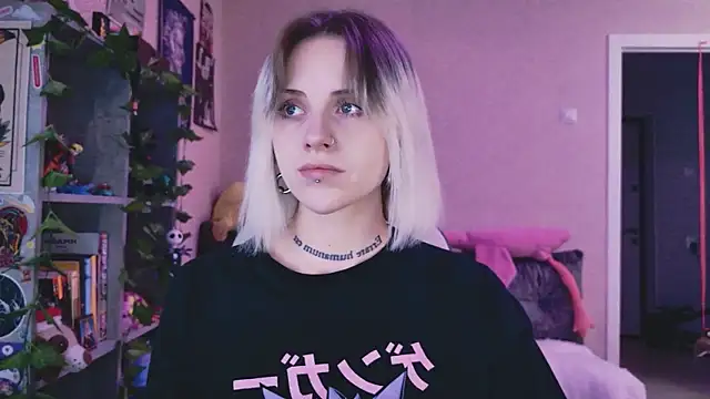 Snapshot of NaniMoore chatting on May 16, 7:34 pm NaniMoore online show from May 16, 7:34 pm