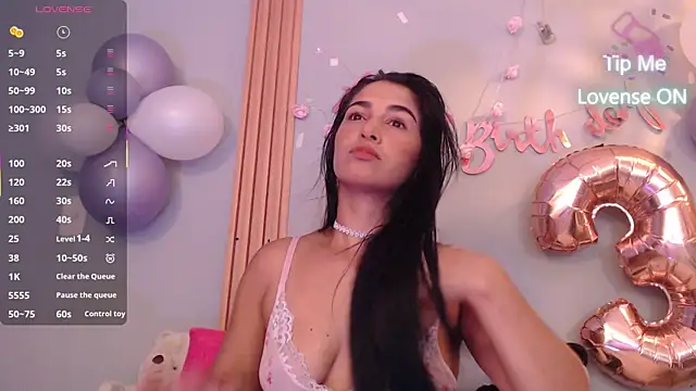 Thayssa ross online show from April 21, 7:50 pm