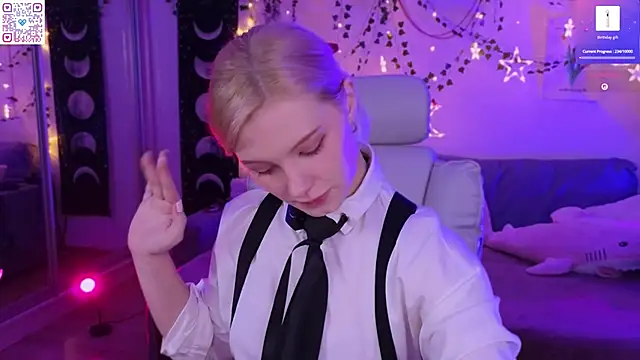 Moonlight Mia online show from April 4, 9:12 pm