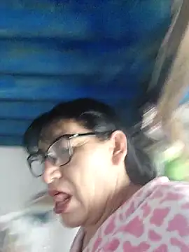 clarita 01 online show from April 17, 2:20 pm