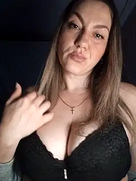 Snapshot of Ant0nina chatting on December 11, 10:38 pm Ant0nina online show from December 11, 10:38 pm