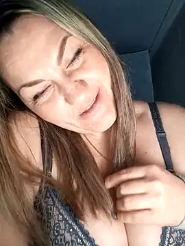 Snapshot of Ant0nina chatting on March 21, 10:17 pm Ant0nina online show from March 21, 10:17 pm