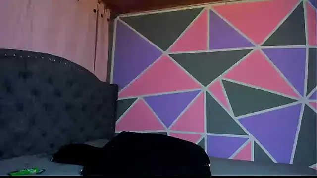 Emmily Walker online show from April 25, 6:38 am