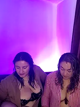 Snapshot of kitty_84 chatting on December 3, 12:14 pm kitty 84 online show from December 3, 12:14 pm