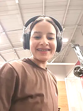  vaness online show from December 3, 6:15 am