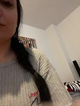 Snapshot of AlexandraRand chatting on January 11, 7:24 am AlexandraRand online show from January 11, 7:24 am