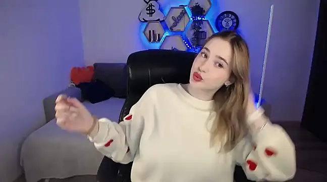 Snapshot of SabrinViolet chatting on January 10, 9:13 am SabrinViolet online show from January 10, 9:13 am