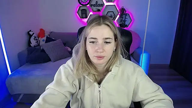 SabrinViolet online show from November 5, 9:20 am