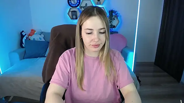 SabrinViolet online show from March 18, 9:12 am