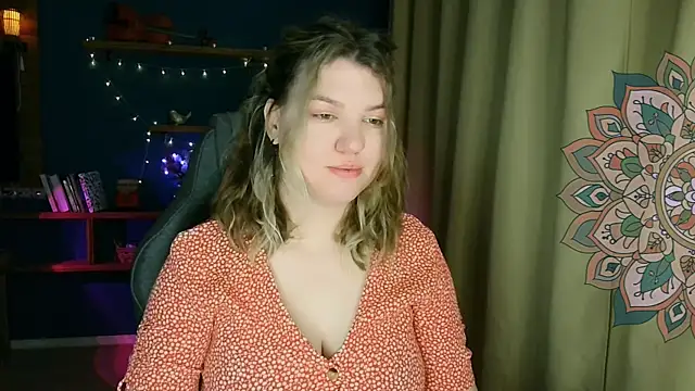 Snapshot of VioletteWay chatting on October 22, 6:35 am VioletteWay online show from October 22, 6:35 am