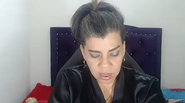 Snapshot of vikyadams chatting on February 13, 4:32 am vikyadams online show from February 13, 4:32 am