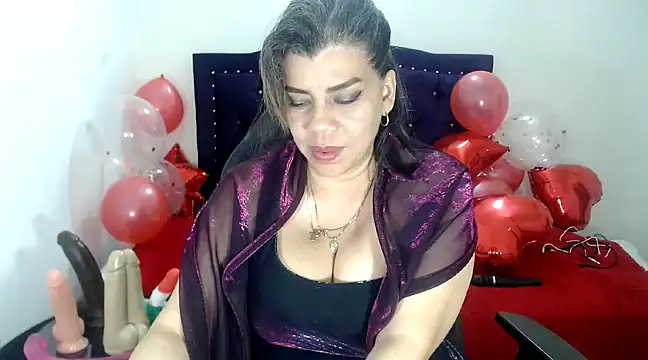Snapshot of vikyadams chatting on February 14, 2:18 am vikyadams online show from February 14, 2:18 am