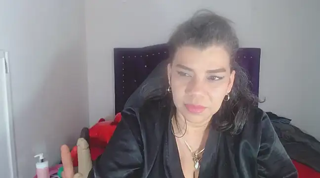 Snapshot of vikyadams chatting on February 17, 4:48 pm vikyadams online show from February 17, 4:48 pm