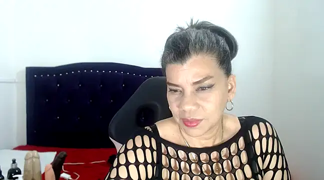 Snapshot of vikyadams chatting on February 20, 3:01 am vikyadams online show from February 20, 3:01 am