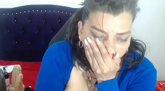 Snapshot of vikyadams chatting on February 20, 9:22 am vikyadams online show from February 20, 9:22 am