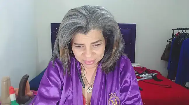 Snapshot of vikyadams chatting on March 19, 12:37 am vikyadams online show from March 19, 12:37 am