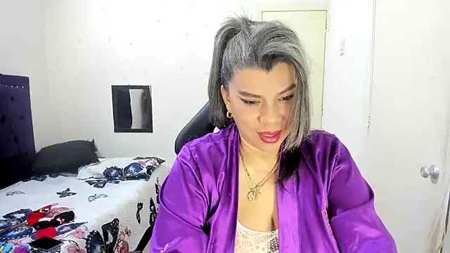 vikyadams online show from December 15, 12:37 am