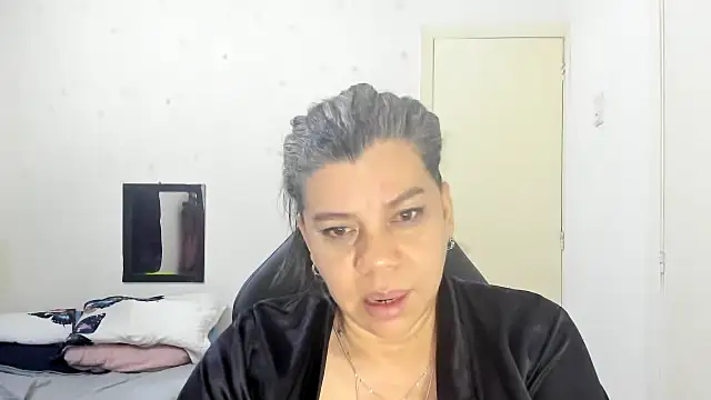 vikyadams online show from February 4, 8:31 am