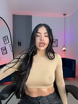 Luna  Ponce online show from March 7, 2:47 pm