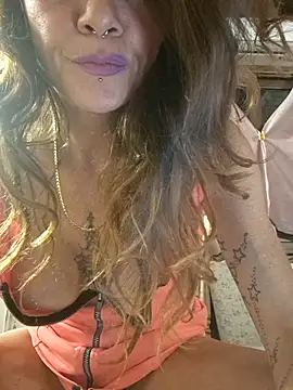 Snapshot of vampvanna23 chatting on June 20, 1:52 am vampvanna23 online show from June 20, 1:52 am
