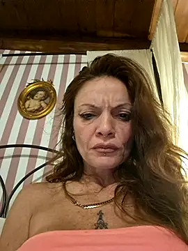 Snapshot of vampvanna23 chatting on July 5, 11:23 pm vampvanna23 online show from July 5, 11:23 pm