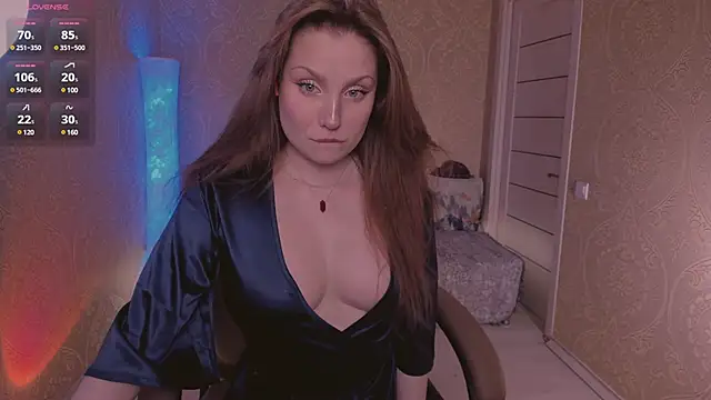 Snapshot of Eesmaaarrr chatting on December 24, 10:17 pm Eesmaaarrr online show from December 24, 10:17 pm