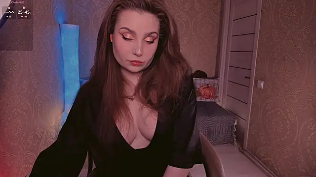 Snapshot of Eesmaaarrr chatting on October 23, 11:24 pm Eesmaaarrr online show from October 23, 11:24 pm