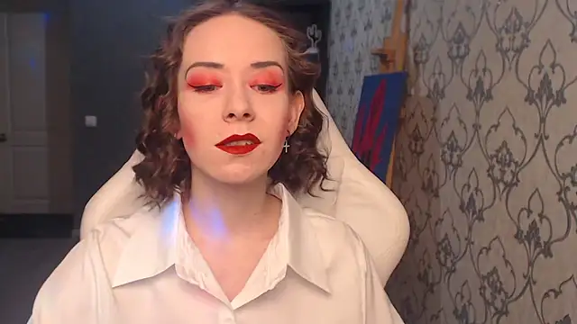Snapshot of FascinatingEyess chatting on May 27, 6:05 pm FascinatingEyess online show from May 27, 6:05 pm