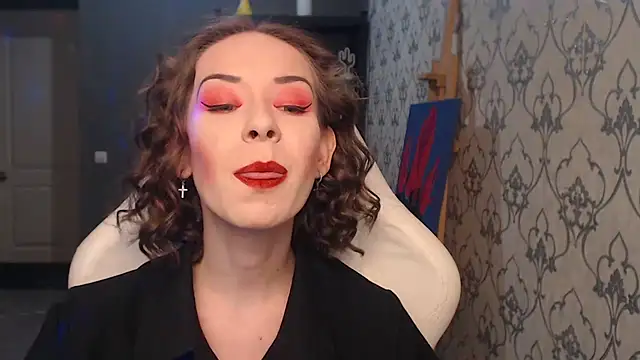 Snapshot of FascinatingEyess chatting on June 16, 10:01 pm FascinatingEyess online show from June 16, 10:01 pm