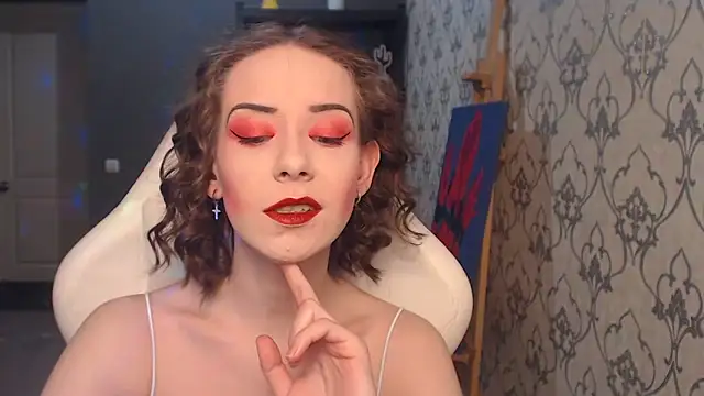 Snapshot of FascinatingEyess chatting on June 18, 8:13 pm FascinatingEyess online show from June 18, 8:13 pm