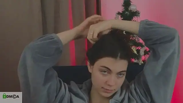 katty  cat online show from December 6, 3:44 pm