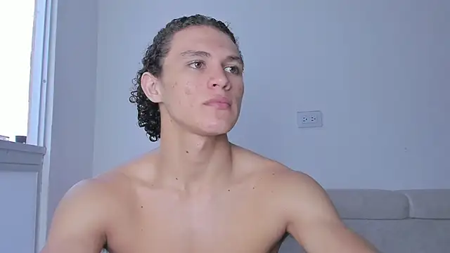 laurent nova online show from February 19, 10:20 pm